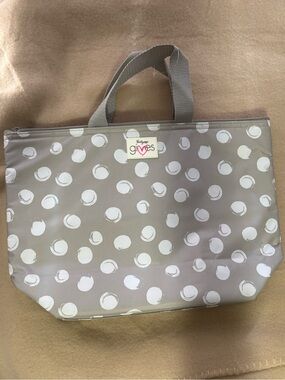 Thirty-One thermal tote features a "Lotsa Dots" pattern zipper closure NWOT